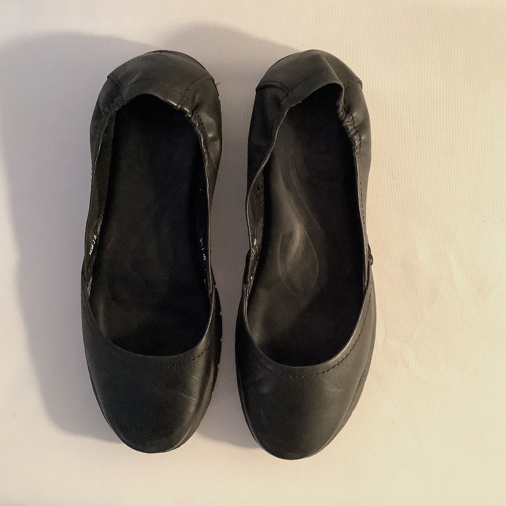 Born Black Leather Flats
